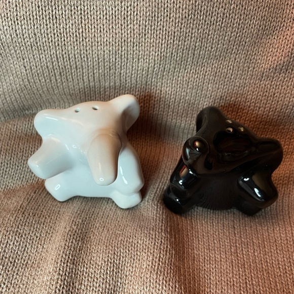 Rare hugging elephants salt and pepper shakers from Thailand - Picture 4 of 5